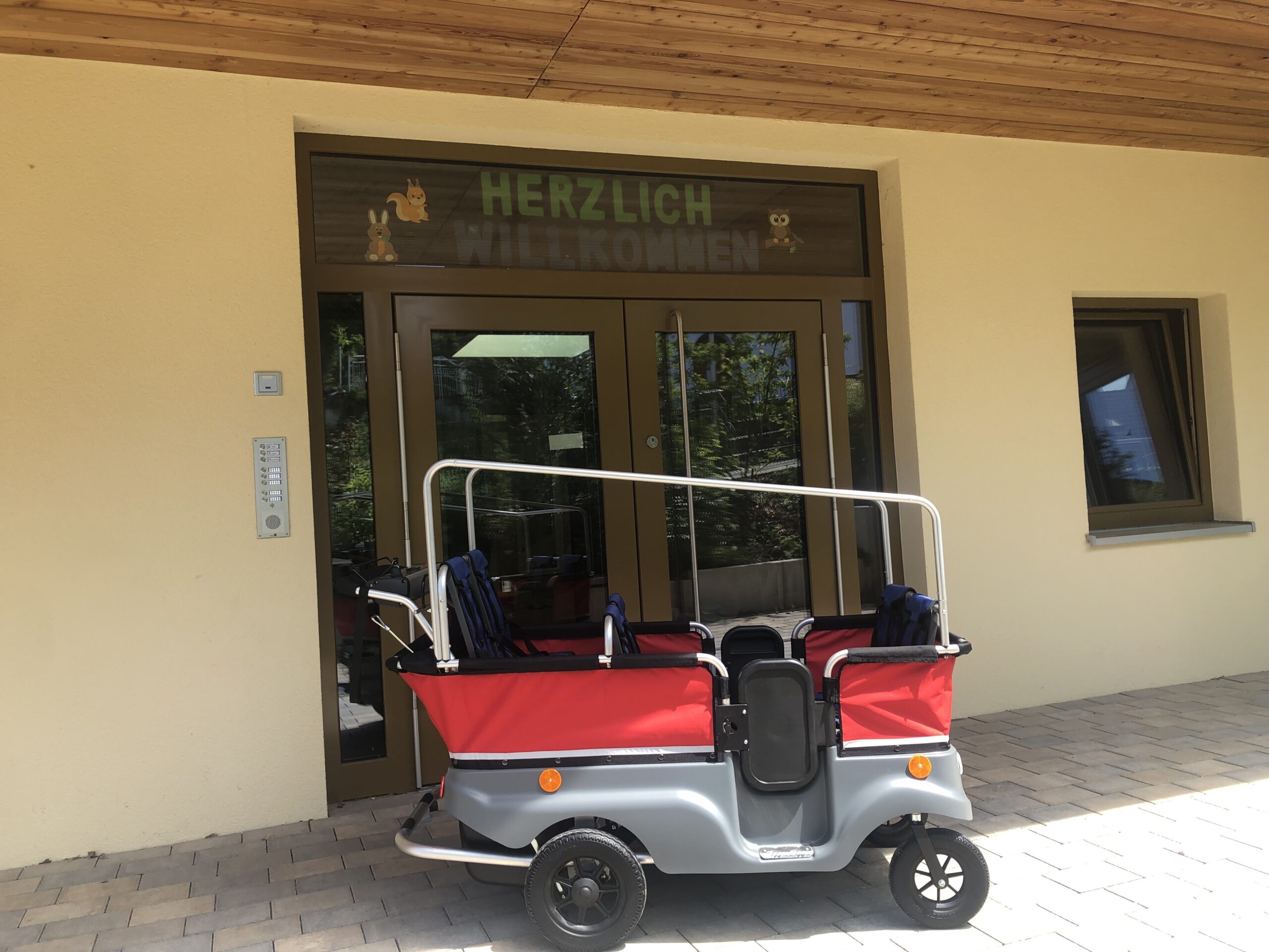 Neuer Krippenwagen mit Elektromotor